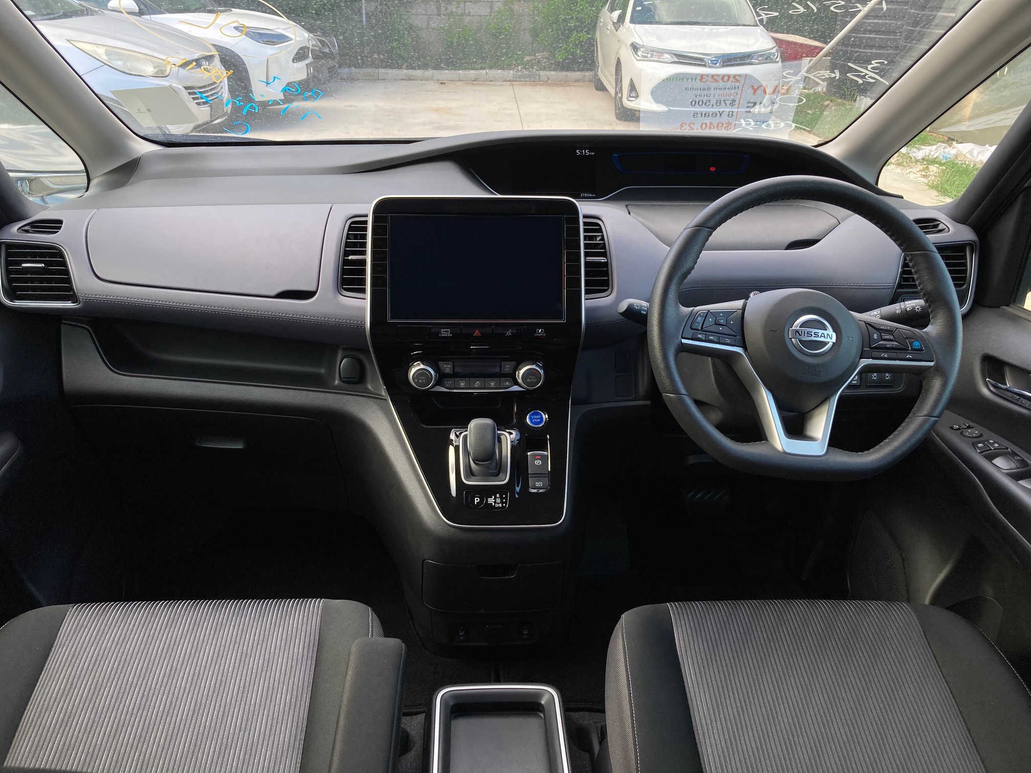 Nissan Serena Image 3