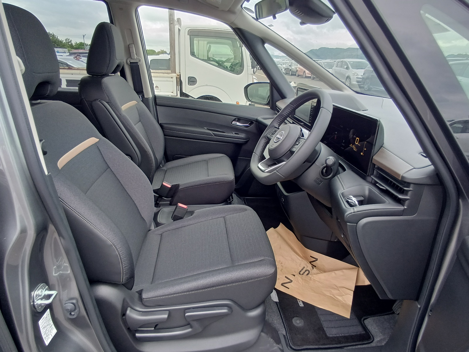 Nissan Serena Image 3