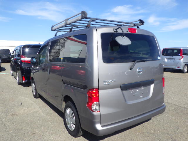 Nissan NV200 Image 5