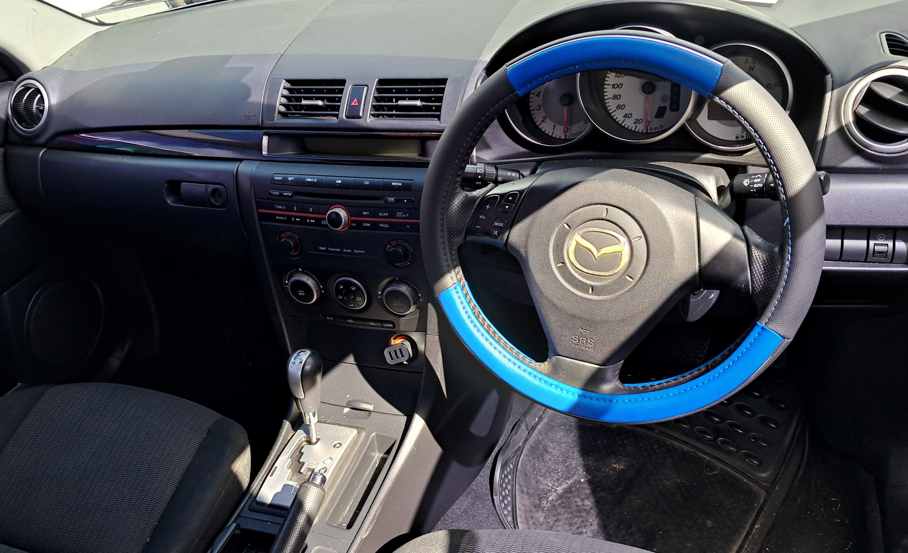 Mazda Mazda 3 Image 2