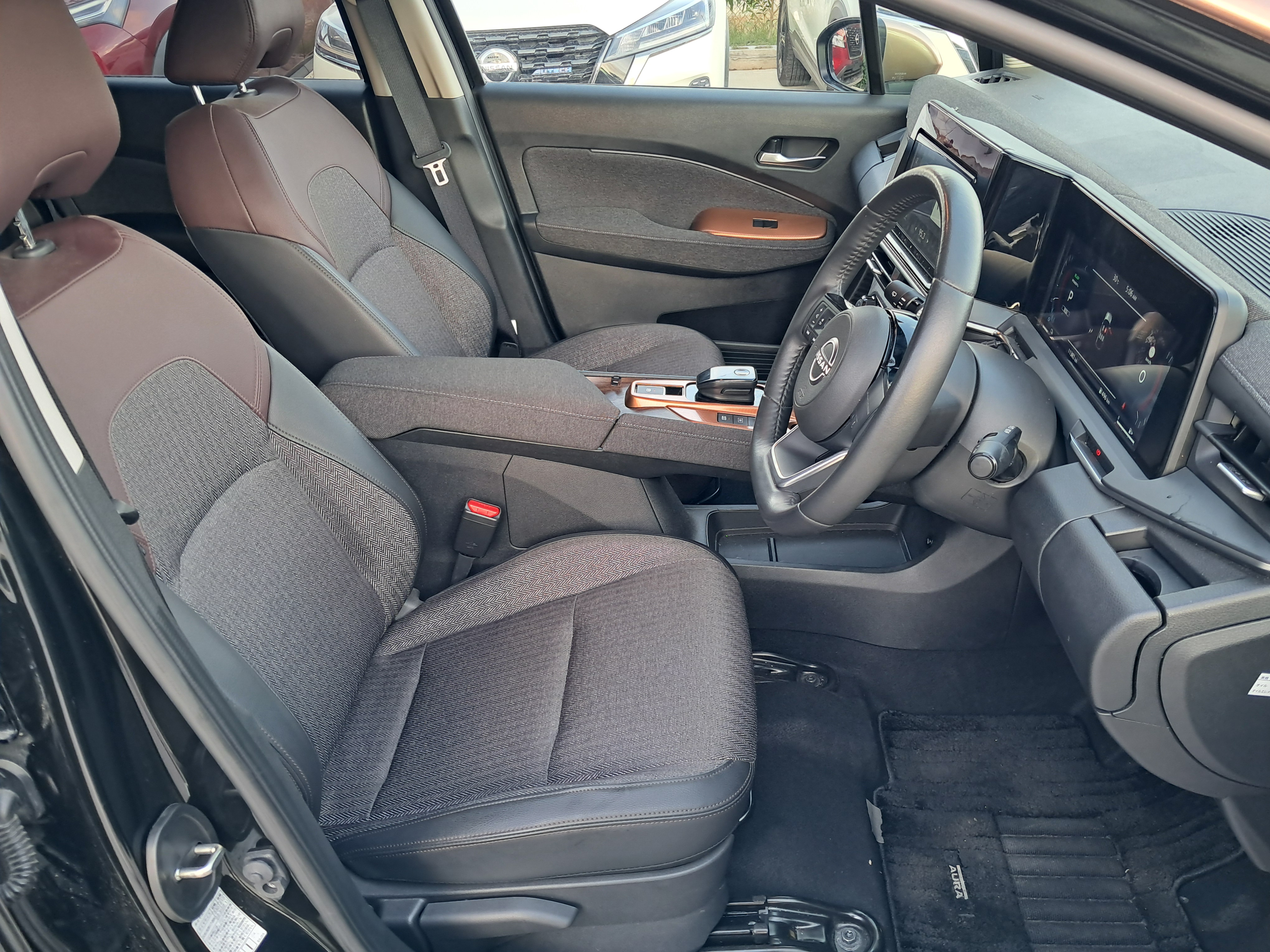 Nissan Note Aura Image 4