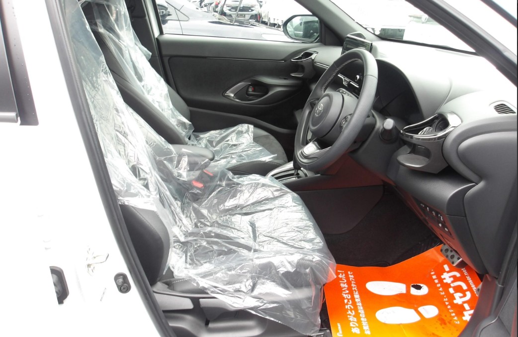 Toyota Yaris CROSS GR Image 2